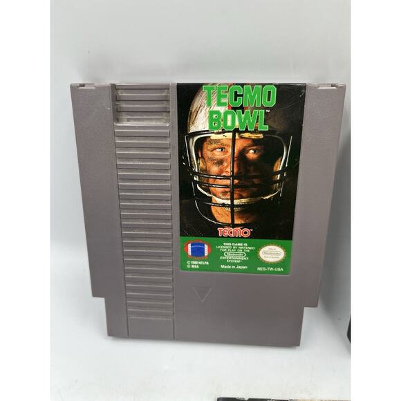 Nintendo NES Tecmo Bowl Game with Manual & Sleeve - Picture 6 of 7